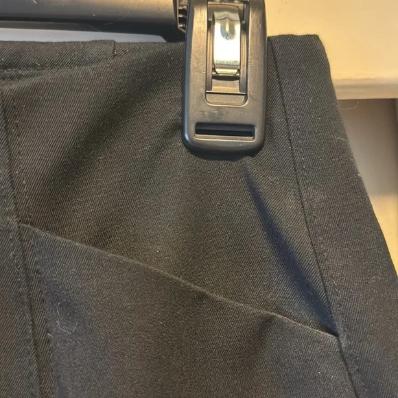 Old Navy wide leg pants with pockets - Picture 2 of 3